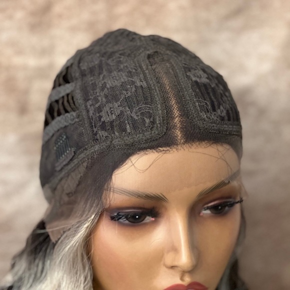 Ombre Blonde Wavy Lace Front Wig - Picture 6 of 7